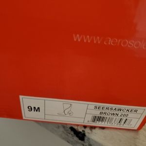 Beautiful brown Aerosole boots (never worn)